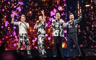 Công bố giá vé concert Westlife tại Việt Nam: Cao nhất chỉ 4 triệu đồng, toàn bộ đều là vé ngồi!