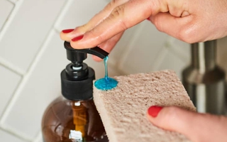 11 món đồ bạn không nên làm sạch bằng nước rửa bát
