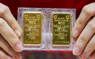 Giá vàng đứng yên cả tuần, bất ngờ phi mã lên 76 triệu đồng/lượng