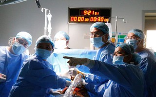 Bộ trưởng Y tế gửi Thư khen các đơn vị thực hiện thành công 2 ca can thiệp tim bào thai đầu tiên ở Việt Nam
