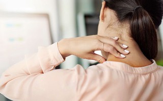 Đau cứng cổ là bệnh gì? Cách giảm đau cứng cổ tại nhà nhanh nhất