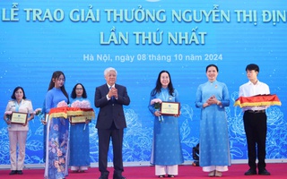 Chủ tịch Hội LHPN tỉnh Hưng Yên vinh dự được trao Giải thưởng Nguyễn Thị Định lần thứ Nhất