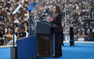 Bà Kamala Harris: "Tôi sẽ không bao giờ từ bỏ cuộc chiến vì tự do, sự công bằng và phẩm giá của mọi người"