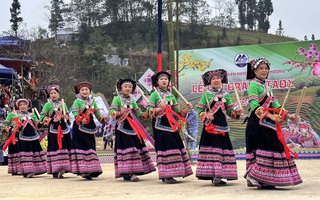 Tưng bừng Lễ hội Gầu Tào của đồng bào Mông vùng biên giới