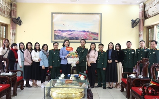 Hội LHPN Việt Nam thăm và chúc Tết 2 đơn vị em nuôi