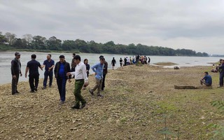 Nỗ lực tìm kiếm tung tích 2 cháu bé nghi mất tích ở sông Lam