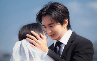 Tài tử Yoo Seung Ho bất ngờ đăng ảnh cưới khiến dân mạng Hàn bị sốc 