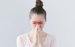 Mọc mụn bên trong mũi: Nguyên nhân và cách điều trị