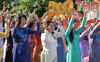 TPHCM: Hơn 5.000 chị em phụ nữ đồng diễn áo dài trong Ngày 8/3 