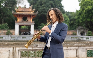 Huyền thoại Saxophone Kenny G quảng bá du lịch Việt Nam với MV “Going home”