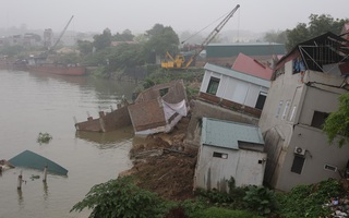 Bắc Ninh lên phương án di dời, tái định cư các hộ dân khu vực sạt lở đê sông Cầu