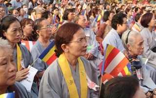 TPHCM: Hàng ngàn tăng ni, phật tử tham dự Đại lễ Phật đản 2024