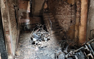 Thành viên đội cứu hộ vụ cháy nhà trọ ở Hà Nội: "Căn nhà dạng ống, không có lối thoát hiểm"