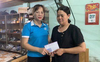Hội LHPN tỉnh Lào Cai thăm hỏi động viên gia đình nạn nhân vụ cháy nhà trọ ở Trung Kính