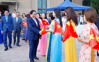 Thủ tướng Phạm Minh Chính thăm Đại sứ quán Việt Nam tại Trung Quốc