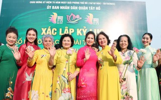 Hơn 1.000 phụ nữ xác lập kỷ lục "Số người mặc áo dài hoa sen nhiều nhất Việt Nam"