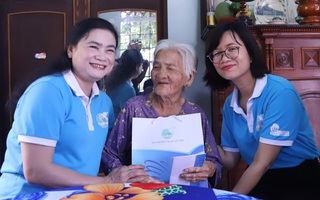 Lãnh đạo Hội LHPNVN thăm và tặng quà Mẹ Việt Nam anh hùng, gia đình chính sách tại Tây Ninh