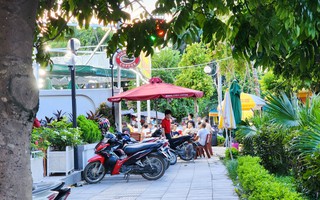 Xung quanh đề xuất cho thuê vỉa hè ở Hà Nội: Cần bảo đảm không gian cho người đi bộ