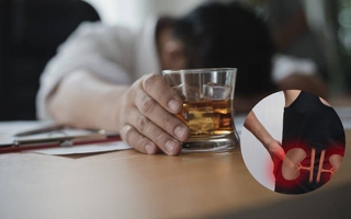 Đau thận sau khi uống rượu do đâu? Có nguy hiểm không?