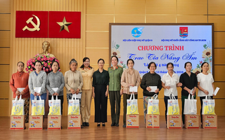 TPHCM: "Trao tia nắng ấm" tiếp thêm động lực cho phụ nữ hoàn lương và trẻ em vượt khó học giỏi