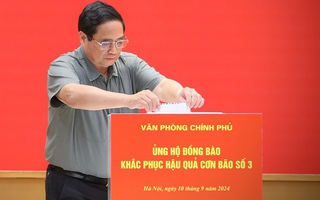 Thủ tướng cùng cán bộ, công chức Văn phòng Chính phủ ủng hộ đồng bào khắc phục hậu quả bão số 3