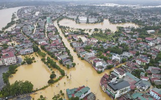 TP Yên Bái chìm trong biển nước, gần 8.000 ngôi nhà bị ngập, 10 người chết và mất tích