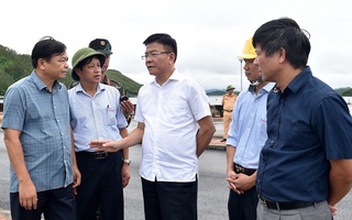 Phó Thủ tướng Lê Thành Long: Trong mọi tình huống, ưu tiên cao nhất luôn là sức khỏe, tính mạng của nhân dân