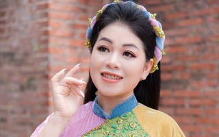 Anh Thơ hát trong đêm nhạc "Cảm xúc tháng 10" chào mừng Ngày Giải phóng Thủ đô