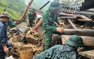 Hà Giang: Bộ đội Biên phòng túc trực 24/24h giúp người dân khắc phục hậu quả mưa lũ