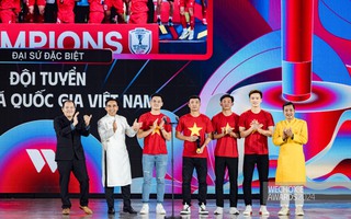 WeChoice Awards 2024: Tôn vinh chiến sĩ Trung đoàn 98, Đội tuyển bóng đá Việt Nam