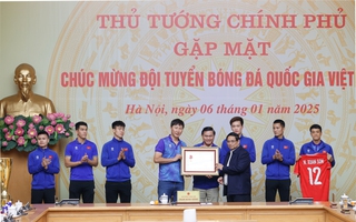 Thủ tướng gặp mặt, chúc mừng Đội tuyển bóng đá Việt Nam vô địch ASEAN Cup