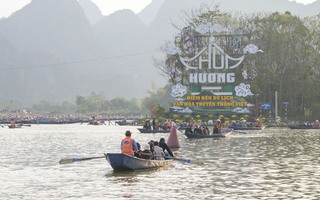 Lý do lượng khách đi hội chùa Hương 2025 giảm so với cùng kỳ năm ngoái