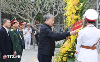 Tổng Bí thư Tô Lâm dâng hương tưởng nhớ và tri ân các Anh hùng liệt sỹ