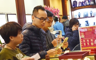 Giá vàng tăng thêm 2 triệu đồng, lập đỉnh mới