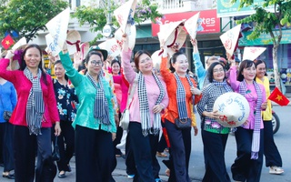 TPHCM rộn ràng với Lễ hội Áo bà ba