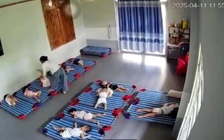 Công an Quảng Nam thông tin về clip trẻ nhỏ bị xách ngược, đánh tới tấp