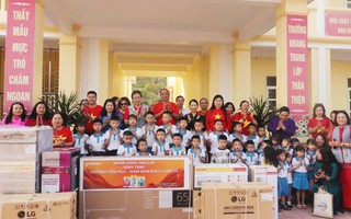Hội Bảo vệ quyền trẻ em Việt Nam trao 110 suất học bổng cho trẻ em ở đảo Bạch Long Vĩ