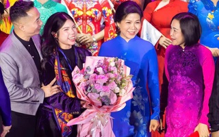 Phu nhân Tổng Bí thư và thông điệp về bản sắc dân tộc qua nghệ thuật Áo dài Biểu trưng Hội LHPN Việt Nam