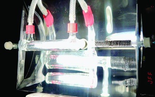 Lò phản ứng năng lượng mặt trời biến CO2 thành nhiên liệu cho ô tô, máy bay