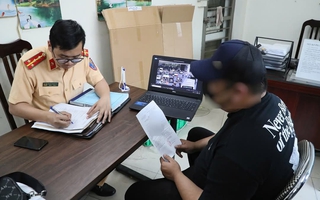 Người điều khiển xe máy bất ngờ khi nhận thông báo phạt nguội