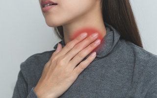 Đau một bên họng là bệnh gì, có nguy hiểm không?