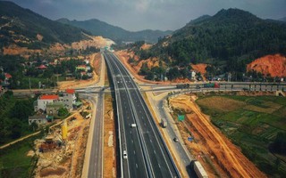 Đẩy nhanh tiến độ giải phóng mặt bằng để hoàn thành 3.000 km đường bộ cao tốc trong năm 2025