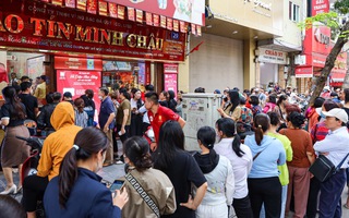Giá vàng biến động, vì sao nhiều người lỗ nặng?