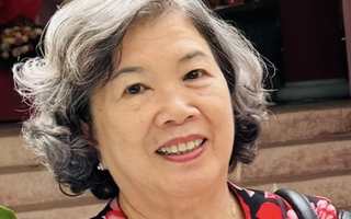Từ cô giao liên nhỏ tuổi đến "người mẹ" của trẻ em thiệt thòi