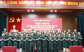 Học viện Quân y giao nhiệm vụ cho các nữ quân nhân tham gia diễu binh dịp Quốc khánh 2/9