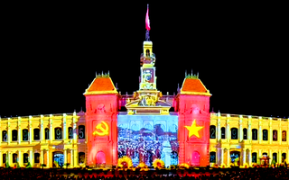 Khoảnh khắc lịch sử hào hùng được tái hiện bằng 3D Mapping tại tòa nhà UBND TPHCM