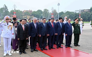 50 năm Thống nhất đất nước: Lãnh đạo Đảng, Nhà nước vào Lăng viếng Chủ tịch Hồ Chí Minh