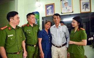 Nguyên cán bộ công an đoàn tụ với con gái sau 57 năm thất lạc