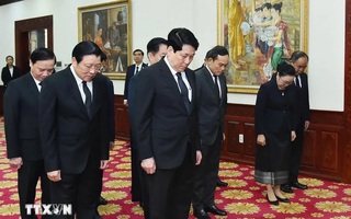 Lãnh đạo cấp cao Đảng, Nhà nước viếng đồng chí Khamtay Siphandone