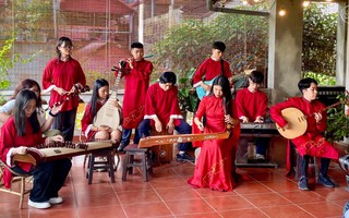 Hành trình gìn giữ nhạc cụ dân tộc của cô gái Gen Z